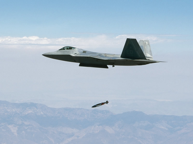 Illustration for article titled LJDAM Adds GPS and Laser Guidance to Bombs